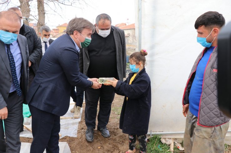 Anadolu’nun Çukurovası’nda fideler toprakla buluştu