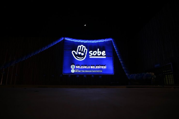 Selçuklu’nun sembol binaları otizm için mavi oldu