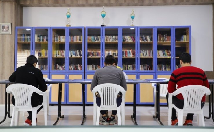 Ceza infaz kurumlarında son 3 yılda 10 bin 818 kişi okuma yazma öğrendi