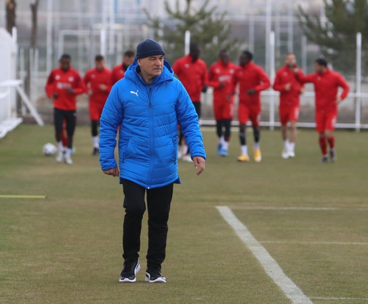 Sivasspor ara vermedi