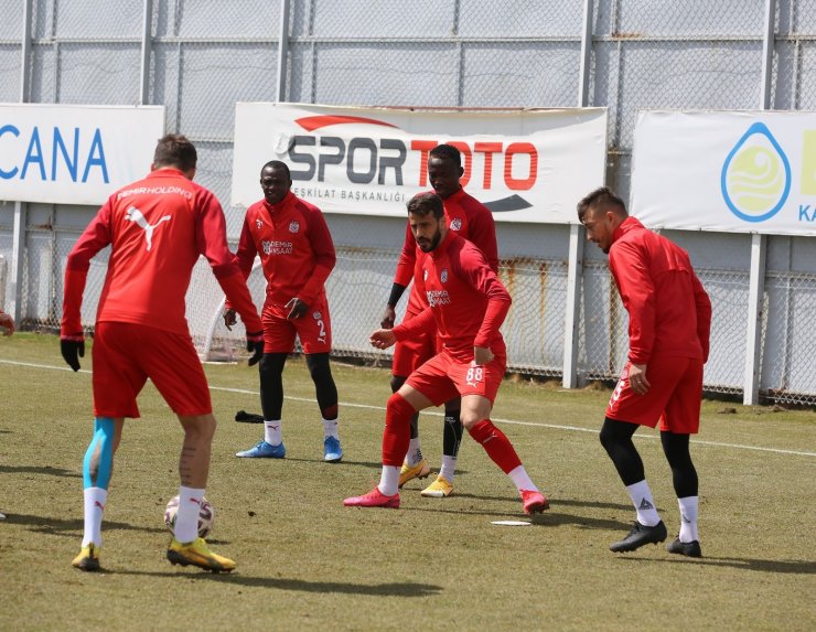 Sivasspor ara vermedi