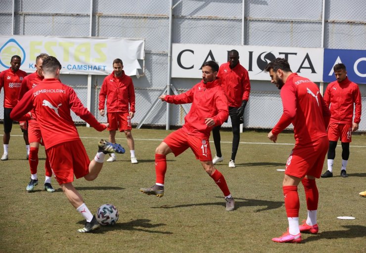 Sivasspor ara vermedi