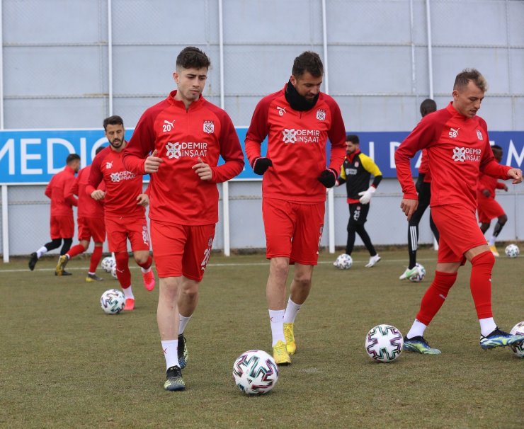 Sivasspor ara vermedi