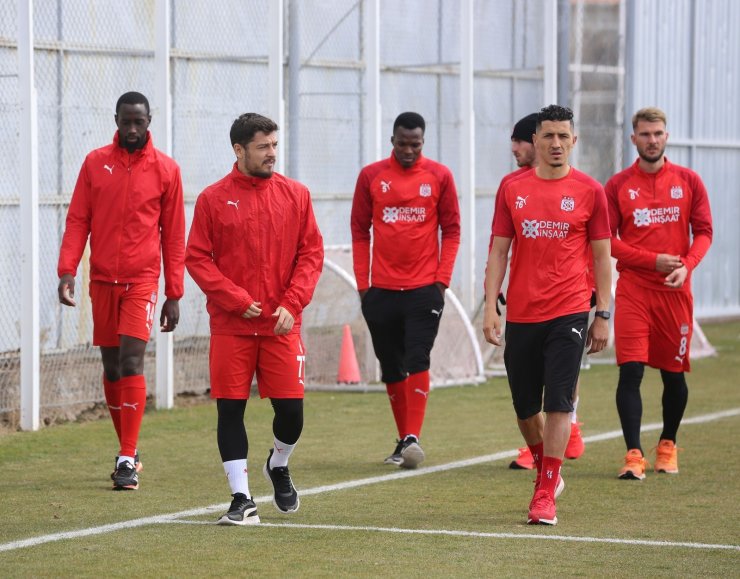 Sivasspor ara vermedi