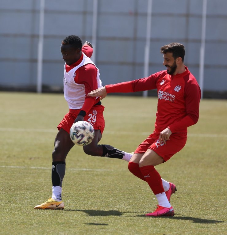 Sivasspor ara vermedi