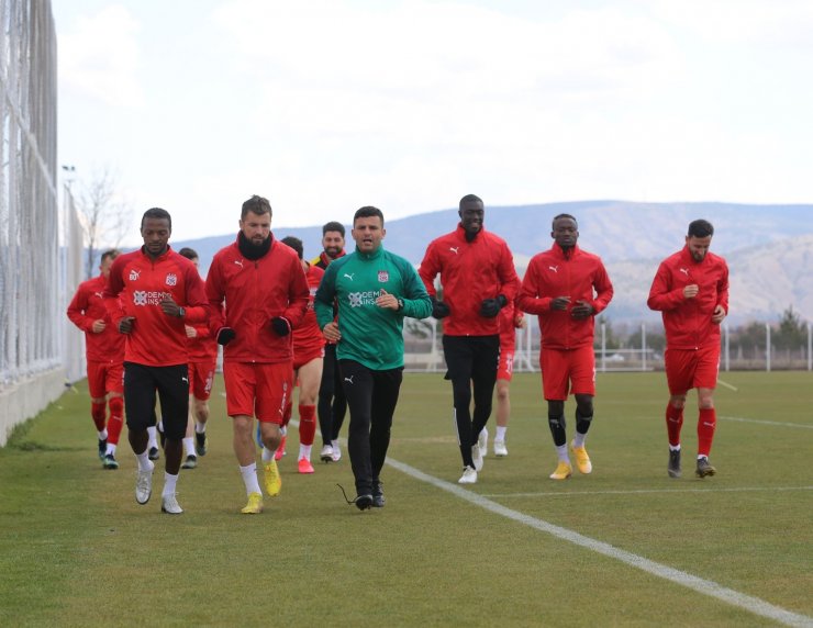 Sivasspor ara vermedi