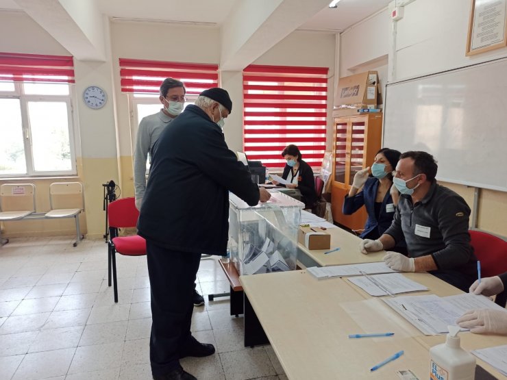 Eskişehir’de 3 bin Bulgaristan Türkü oylarını kullandı