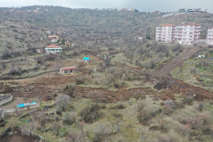 Hacılar’da yol çalışmaları sürüyor