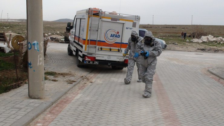 Taşınacakları evden keskin koku gelince pencereden atlayarak yardım istedi