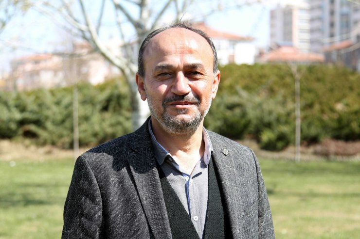Acıgöl’de su seviyesi düşüyor çatlaklar oluşuyor