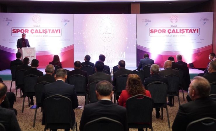 Milli Eğitim Bakanı Selçuk, Sivas’ta Spor Çalıştayı’na katıldı