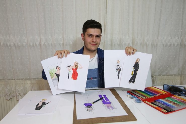Sivaslı gencin moda çizimleri ünlülerin ilgi odağı oldu