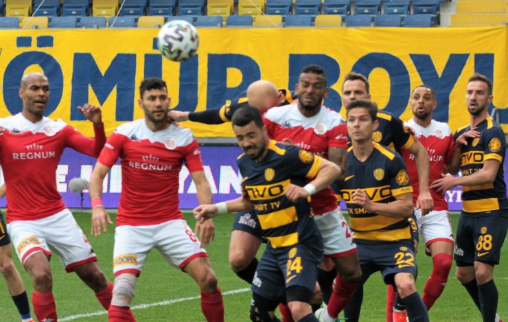 Süper Lig: MKE Ankaragücü:0 Fraport Tav Antalyaspor:0 (İlk yarı)
