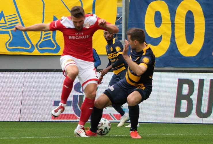 Süper Lig: MKE Ankaragücü:0 Fraport Tav Antalyaspor:0 (İlk yarı)
