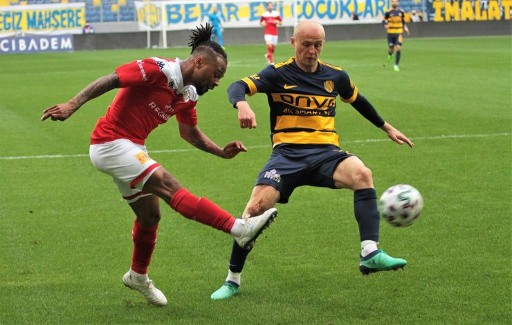 Süper Lig: MKE Ankaragücü:0 Fraport Tav Antalyaspor:0 (İlk yarı)