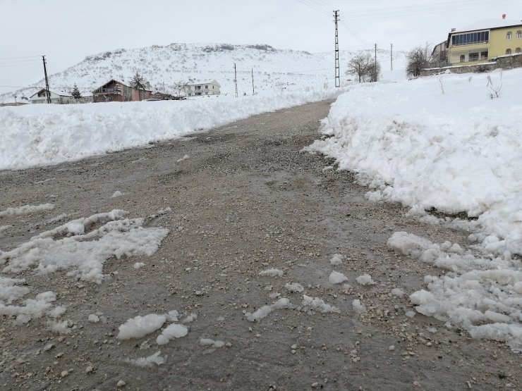 Aksaray’da kapanan köy yolları trafiğe açıldı