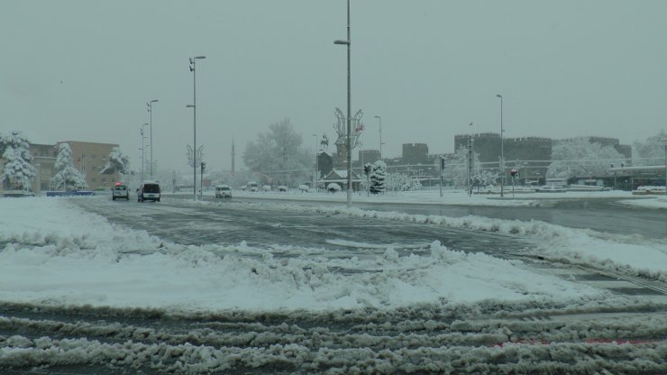 Kayseri’de nisan karı kışı aratmadı