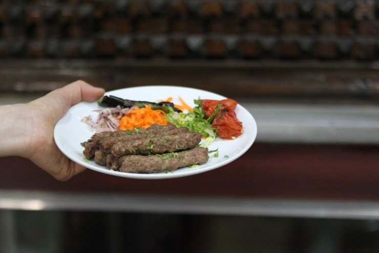 Dededen toruna 3 kuşaktır damaklara hitap ediyorlar