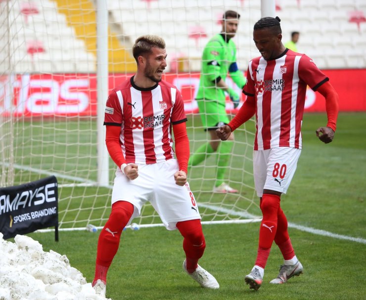 Robin Yalçın, Sivasspor’da siftah yaptı