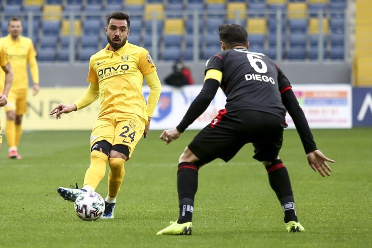 Süper Lig: MKE Ankaragücü: 0 - Gençlerbirliği: 0 (İlk yarı)