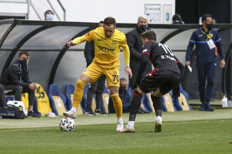 Süper Lig: MKE Ankaragücü: 0 - Gençlerbirliği: 0 (İlk yarı)