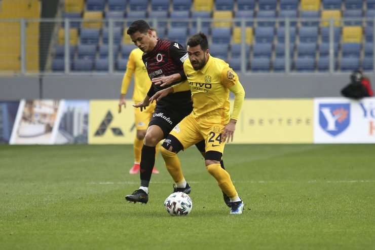 Süper Lig: MKE Ankaragücü: 0 - Gençlerbirliği: 0 (İlk yarı)