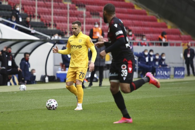 Süper Lig: MKE Ankaragücü: 0 - Gençlerbirliği: 0 (İlk yarı)