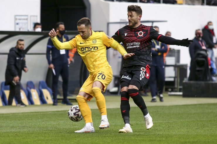 Süper Lig: MKE Ankaragücü: 0 - Gençlerbirliği: 0 (İlk yarı)