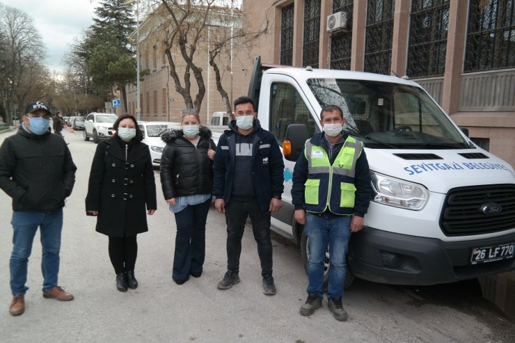 Bozuk para kasaları onlar için kulübeye dönüşüyor