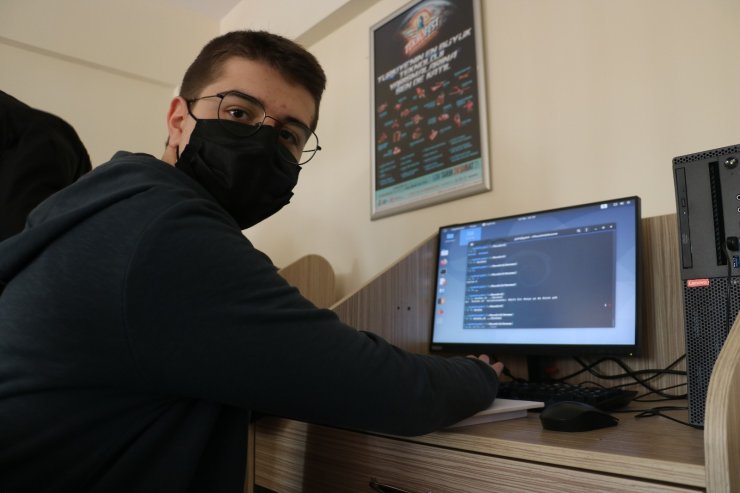 Liseli hackerlere üniversite desteği