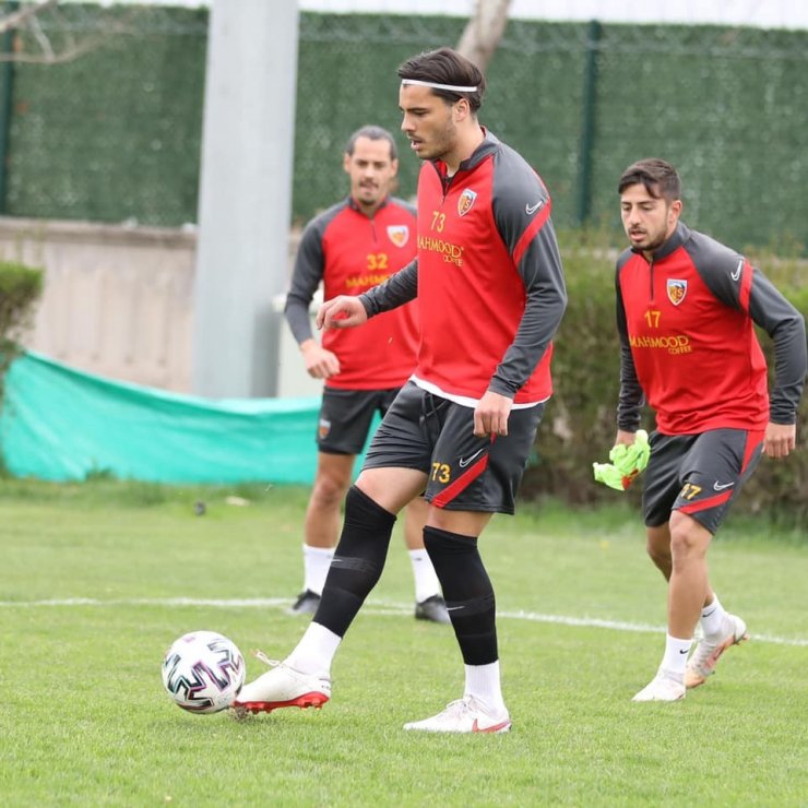 Kayserispor kampa girdi