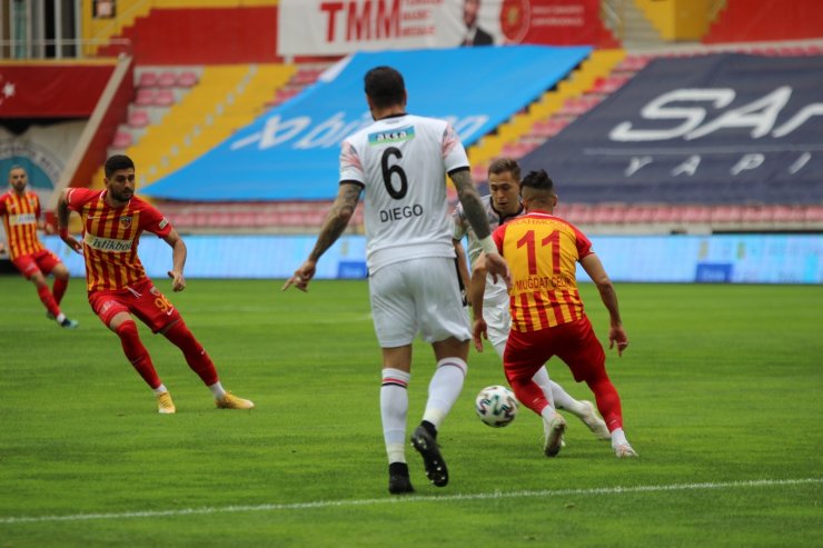 Süper Lig: Hes Kablo Kayserispor: 0 - Gençlerbirliği: 0 (Maç devam ediyor)