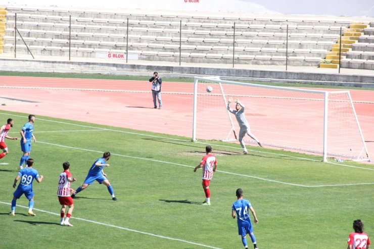 3. Lig: Karaman Belediyespor: 1 - Nazilli Belediyespor: 2