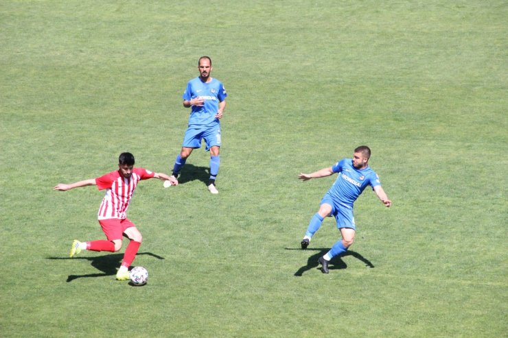 3. Lig: Karaman Belediyespor: 1 - Nazilli Belediyespor: 2