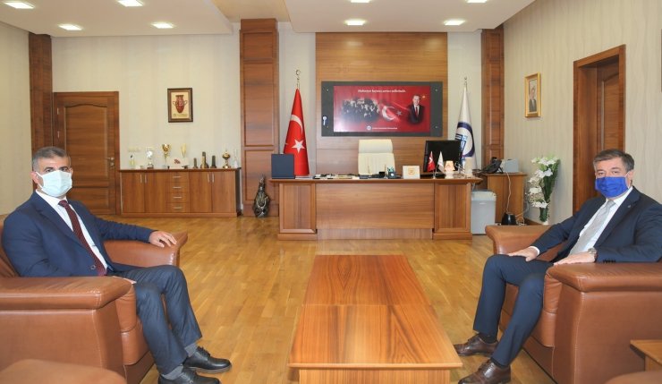 ÇAKÜ Rektörü Prof. Dr. Harun Çiftçi görevine başladı