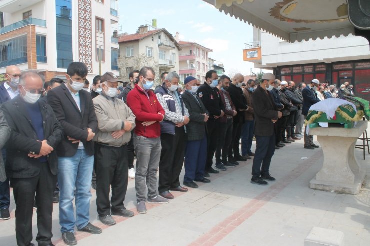 Motosiklet kazasında hayatını kaybeden anneanne ve torunu son yolculuğuna uğurlandı