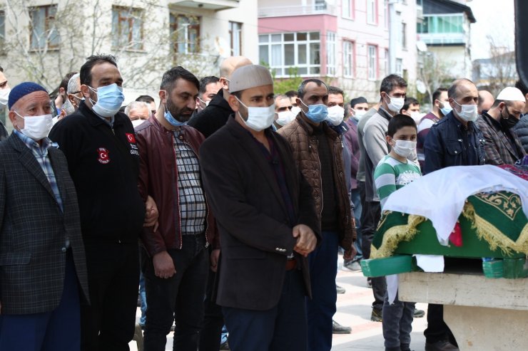 Motosiklet kazasında hayatını kaybeden anneanne ve torunu son yolculuğuna uğurlandı