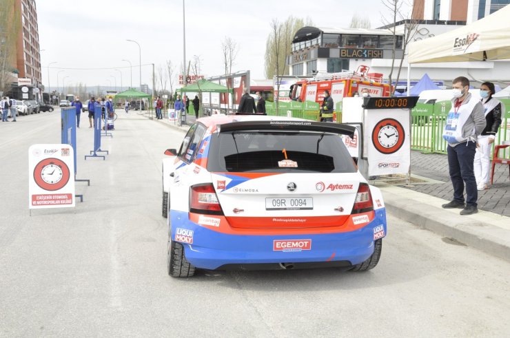 "Evofone ESOK Rallisi" için araçlar servis alanından çıktı