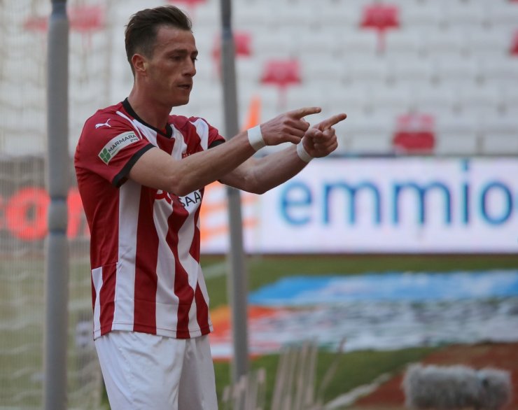 Gaziantep FK’ya 4 golün 3’ü kaptan Hakan’dan