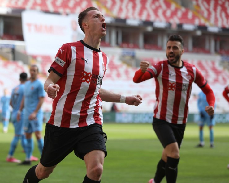 Gaziantep FK’ya 4 golün 3’ü kaptan Hakan’dan