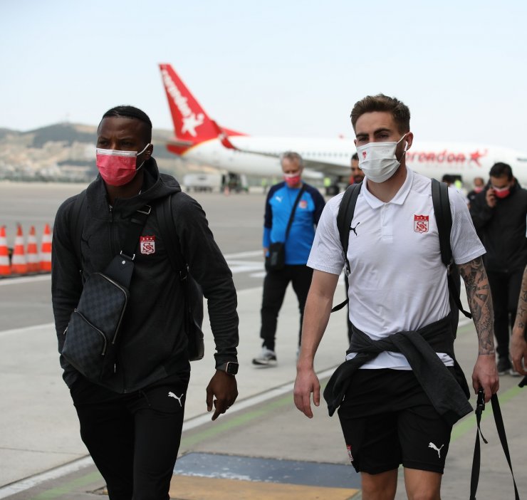 Sivasspor kafilesi Gaziantep’e ulaştı