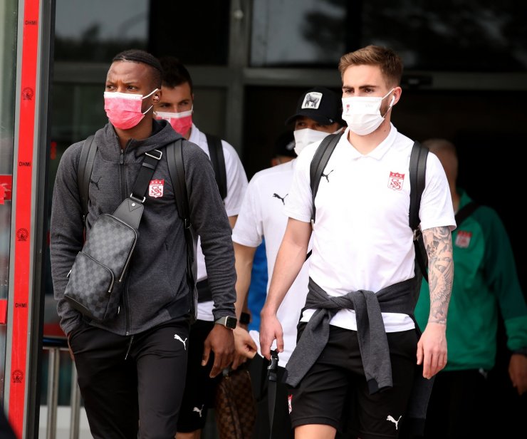 Sivasspor kafilesi Gaziantep’e ulaştı
