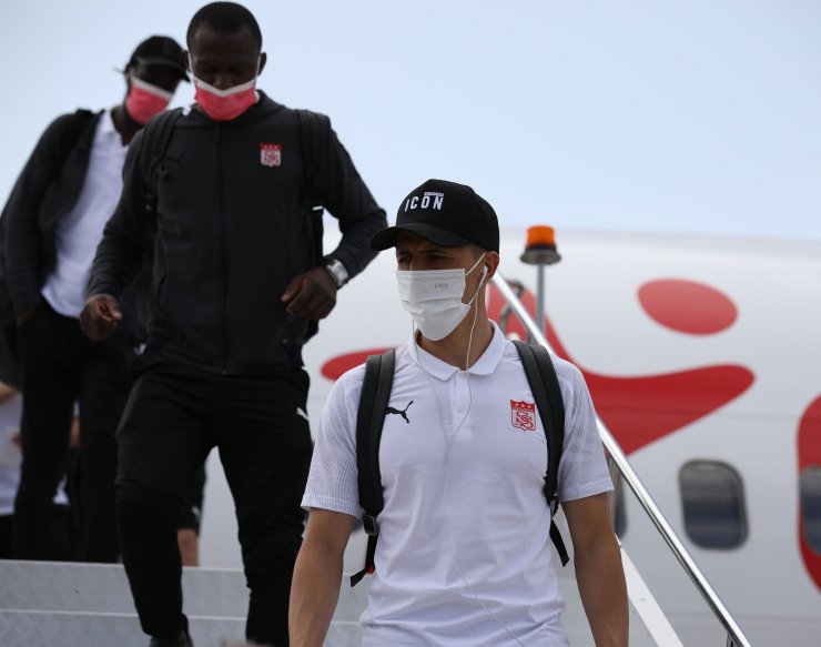 Sivasspor kafilesi Gaziantep’e ulaştı