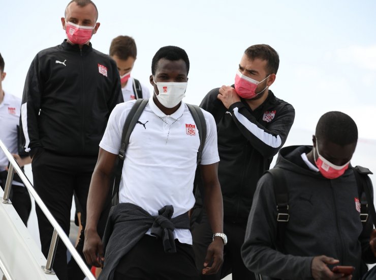 Sivasspor kafilesi Gaziantep’e ulaştı