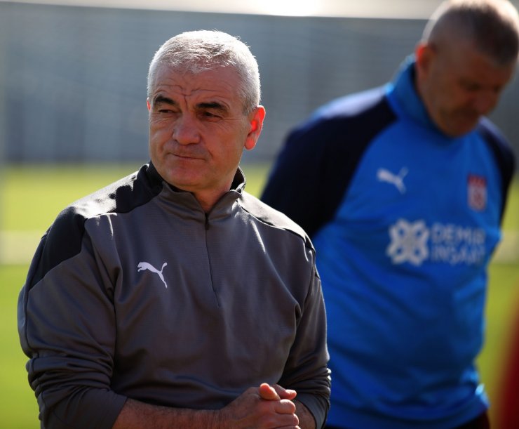 Rıza Çalımbay’ın Gaziantep FK’ya şansı tutuyor
