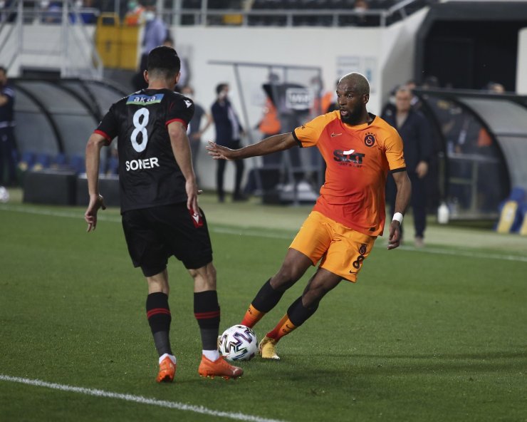 Süper Lig: Gençlerbirliği: 0 - Galatasaray: 1 (İlk yarı)