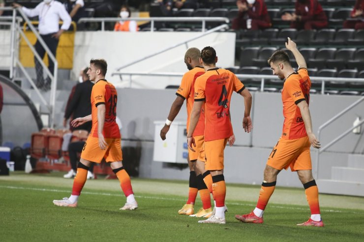 Süper Lig: Gençlerbirliği: 0 - Galatasaray: 1 (İlk yarı)
