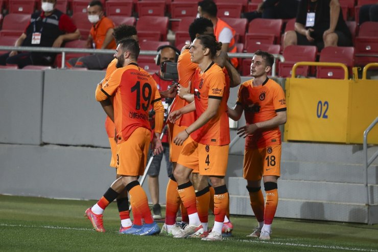 Süper Lig: Gençlerbirliği: 0 - Galatasaray: 1 (İlk yarı)