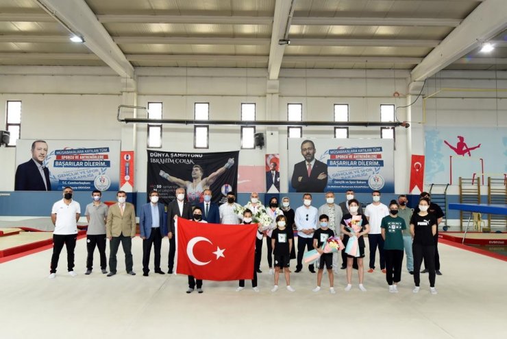 Şampiyon Elif Ceren Çolak, memleketi Konya’da sevinçle karşılandı
