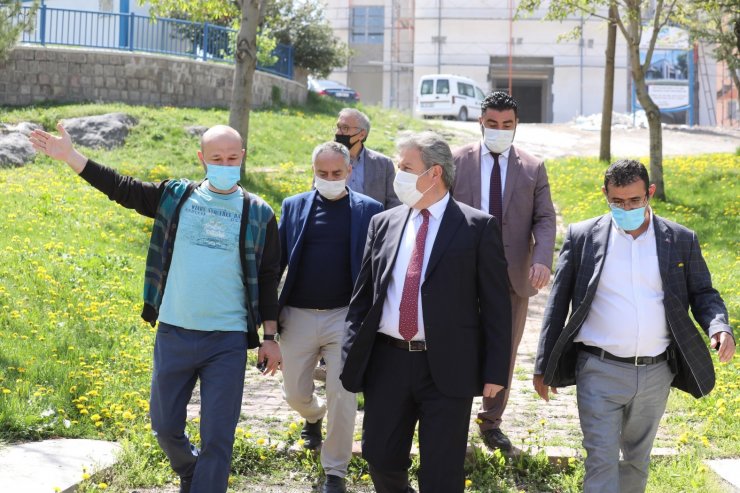 Melikgazi asfalt çalışmalarını aralıksız sürdürüyor